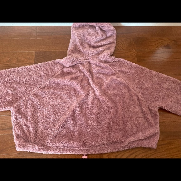 Urban Outfitters Cozy Crop Top - Picture 2 of 6